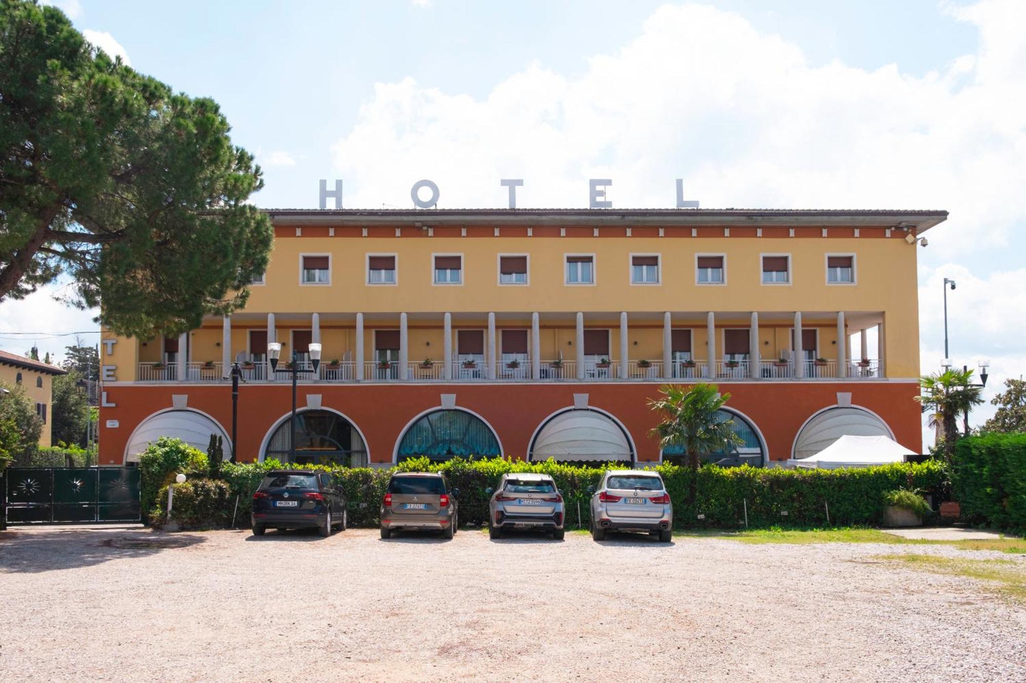 Hotel Vela D'Oro ***S Bardolino Exterior photo